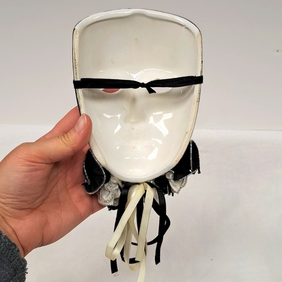 Vintage 1980’s handpainted harlequin ceramic mask wall hanging - Picture 6 of 6